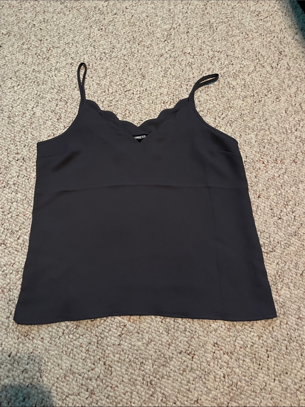 Express Scallop Tank Top